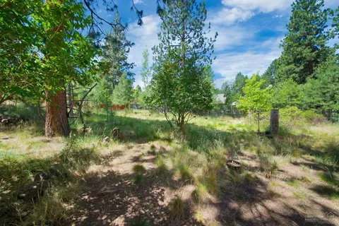 20511 Whitehaven Cir, Bend, OR 97702 photo 23