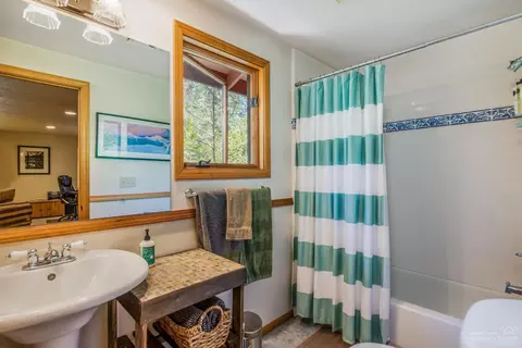 20511 Whitehaven Cir, Bend, OR 97702 photo 14