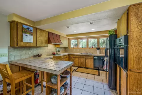 20511 Whitehaven Cir, Bend, OR 97702 photo 9