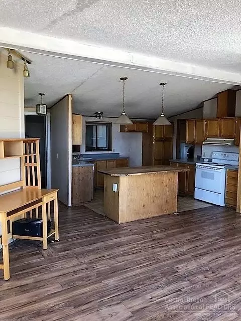 22129 Nelson Rd, Bend, OR 97701 photo 5