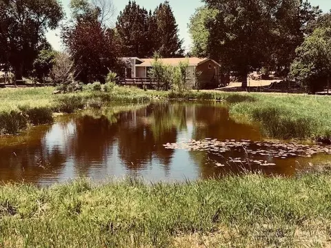 22129 Nelson Rd, Bend, OR 97701 photo 2