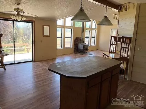 22129 Nelson Rd, Bend, OR 97701 photo 6