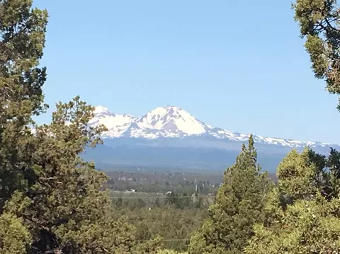 65350 93rd Pl, Bend, OR 97703 photo 2