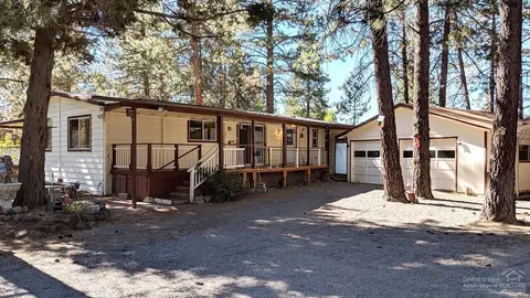61103 Chuckanut Dr, Bend, OR 97702 photo 1