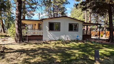 61103 Chuckanut Dr, Bend, OR 97702 photo 3