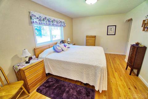297 E Tyee Dr, Sisters, OR 97759 photo 9