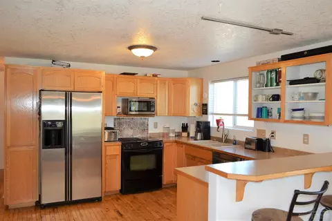 65230 73rd St, Bend, OR 97703 photo 2