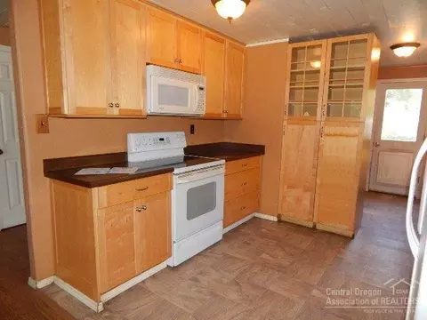 16266 Pine Drop Ln, La Pine, OR 97739 photo 3