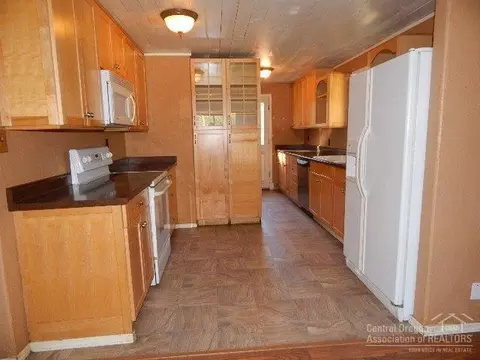 16266 Pine Drop Ln, La Pine, OR 97739 photo 4