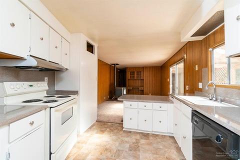 60909 Granite Dr, Bend, OR 97702 photo 10