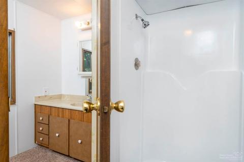 60909 Granite Dr, Bend, OR 97702 photo 18