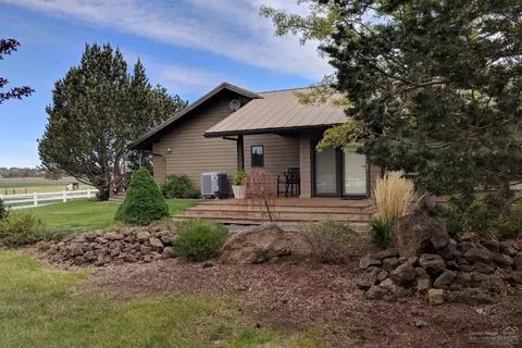 65850 74th Ln, Bend, OR 97703 photo 4