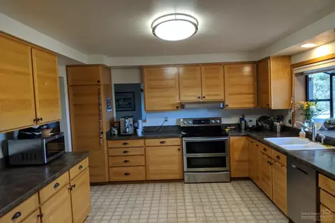 65850 74th Ln, Bend, OR 97703 photo 9