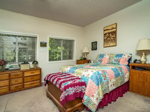 53501 Wildriver Way, La Pine, OR 97739 photo 9