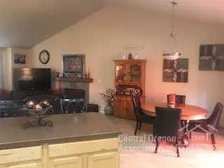 20587 Conifer Ave, Bend, OR 97702 photo 6