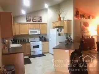 20587 Conifer Ave, Bend, OR 97702 photo 8