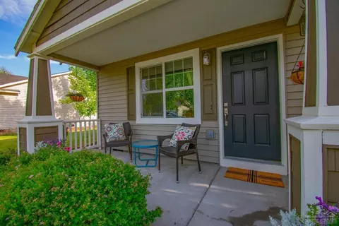 20660 Daisy Ln, Bend, OR 97702 photo 4