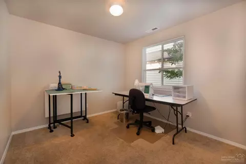 20660 Daisy Ln, Bend, OR 97702 photo 11