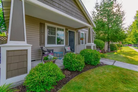 20660 Daisy Ln, Bend, OR 97702 photo 3