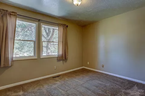1529 SE Ramsay Rd, Bend, OR 97702 photo 15