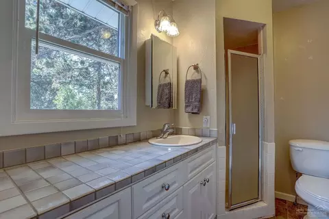 1529 SE Ramsay Rd, Bend, OR 97702 photo 13