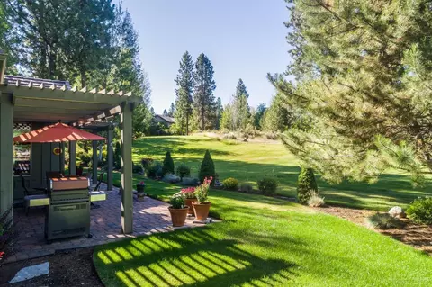 61295 Tam Mcarthur Loop, Bend, OR 97702 photo 2