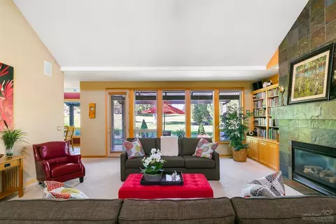 61295 Tam Mcarthur Loop, Bend, OR 97702 photo 3