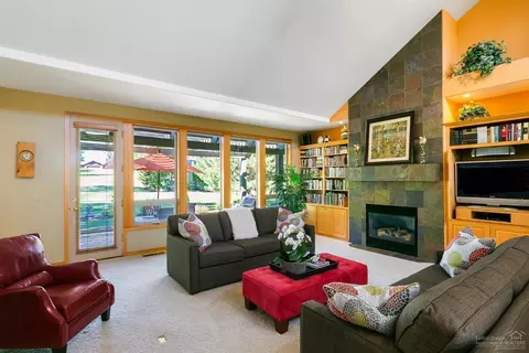 61295 Tam Mcarthur Loop, Bend, OR 97702 photo 4