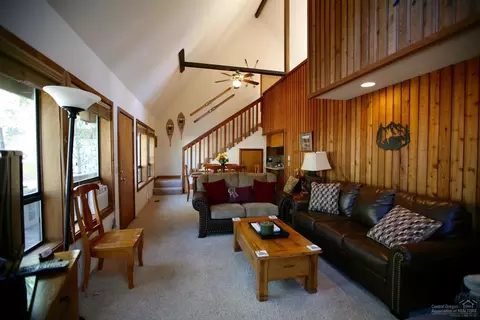 57576 White Elm Ln, Sunriver, OR 97707 photo 3