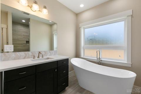 21340 View Ln, Bend, OR 97701 photo 11