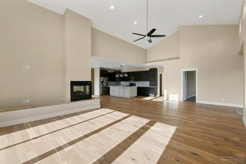 21340 View Ln, Bend, OR 97701 photo 8
