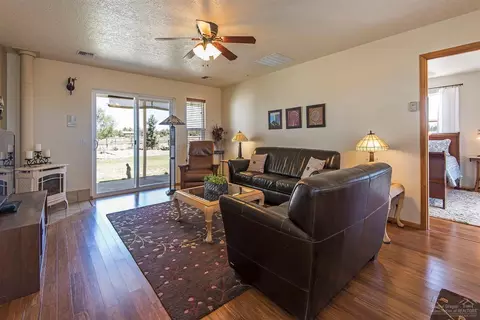 62060 Dodds Rd, Bend, OR 97701 photo 9
