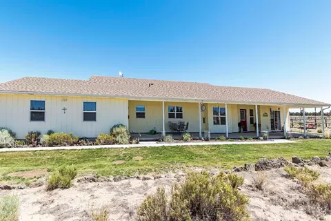 62060 Dodds Rd, Bend, OR 97701 photo 3