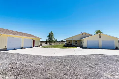 62060 Dodds Rd, Bend, OR 97701 photo 1