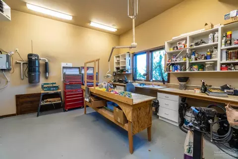 61637 Tam Mcarthur Loop, Bend, OR 97702 photo 21