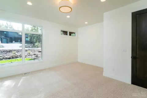 19470 Bainbridge Ct, Bend, OR 97702 photo 17