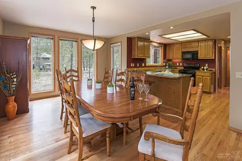 58043 Kinglet Rd, Sunriver, OR 97707 photo 4