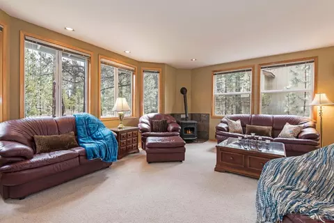 58043 Kinglet Rd, Sunriver, OR 97707 photo 3