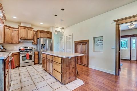 65365 Concorde Ln, Bend, OR 97703 photo 11