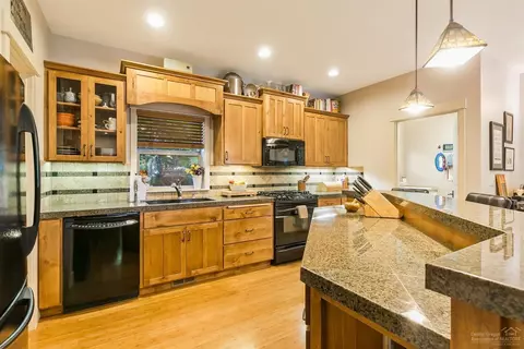 2676 NW Shields Dr, Bend, OR 97703 photo 6