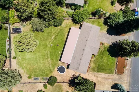 21020 Thomas Dr, Bend, OR 97702 photo 4