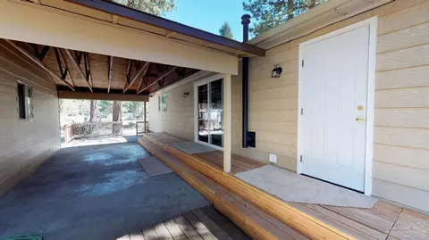 61053 Springcrest Dr, Bend, OR 97702 photo 4