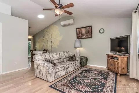 20070 Badger Rd, Bend, OR 97702 photo 4