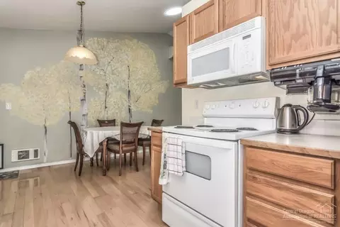 20070 Badger Rd, Bend, OR 97702 photo 9