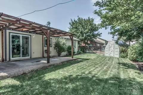 20070 Badger Rd, Bend, OR 97702 photo 2