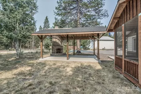 16240 Pine Drop Ln, La Pine, OR 97739 photo 2