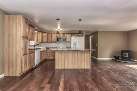 16240 Pine Drop Ln, La Pine, OR 97739 photo 7