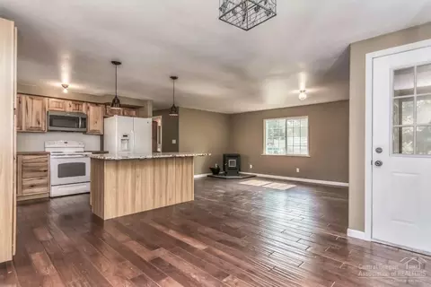 16240 Pine Drop Ln, La Pine, OR 97739 photo 11