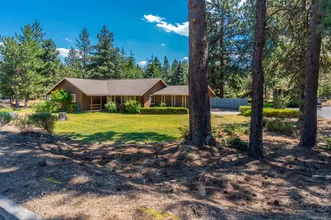 61160 Sidewinder Ln, Bend, OR 97702 photo 2