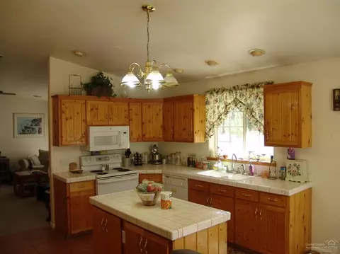 1229 Fred Mahn Rd, La Pine, OR 97739 photo 7
